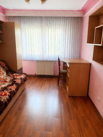 Apartament cu 4 camere decomandat în Lunca Cetățuii