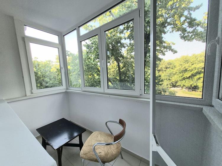 Apartament cu 3 camere semidecomandat în Țiglina 1