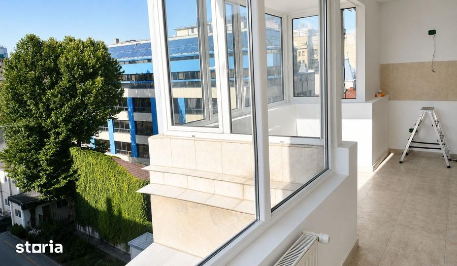 Apartament cu 3 camere decomandat în Romană