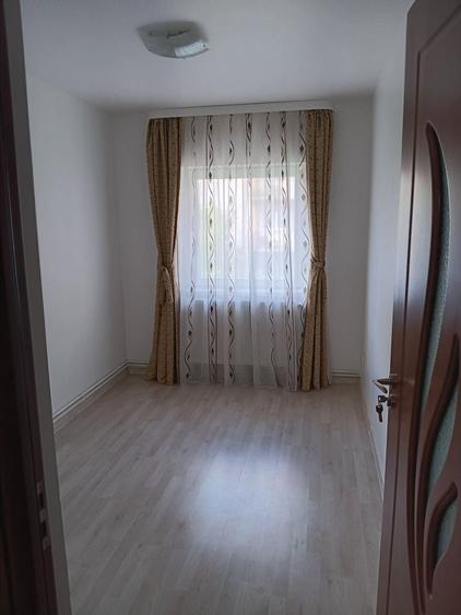 Apartament cu 2 camere decomandat în Micro 17