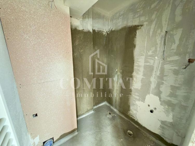 Apartament cu 3 camere semidecomandat în Zorilor