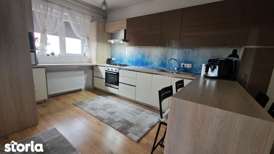 Apartament cu 3 camere în 9 Mai