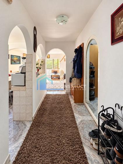 Apartament cu 3 camere decomandat, mobilat în Girocului