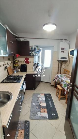 Apartament cu 3 camere decomandat în Alexandru cel Bun