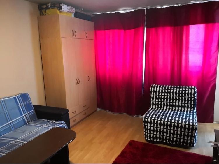 Garsonieră decomandată în Bună Ziua