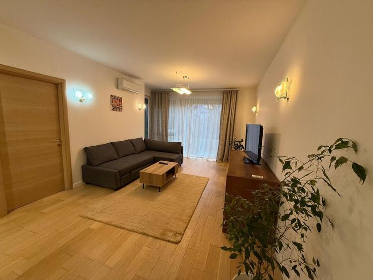 Apartament cu 2 camere semidecomandat, mobilat în Sisești