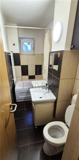 Apartament cu 3 camere semidecomandat în Olimpia-Stadion