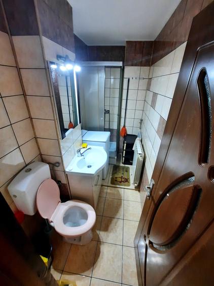 Garsonieră decomandată în Central