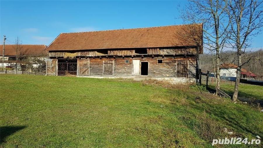 Casă cu 8 camere cu Teren 3008 Mp în Rișculița