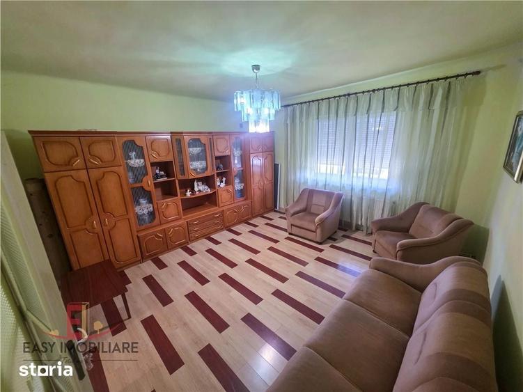 Casa de vanzare, Voiniceni, 10 arii, pivnita, 2 bucatarii, spre Unirii - 4