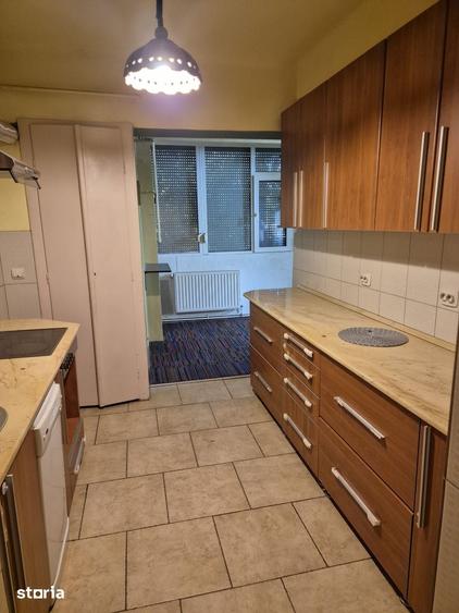 Apartament cu 3 camere decomandat în Romanilor