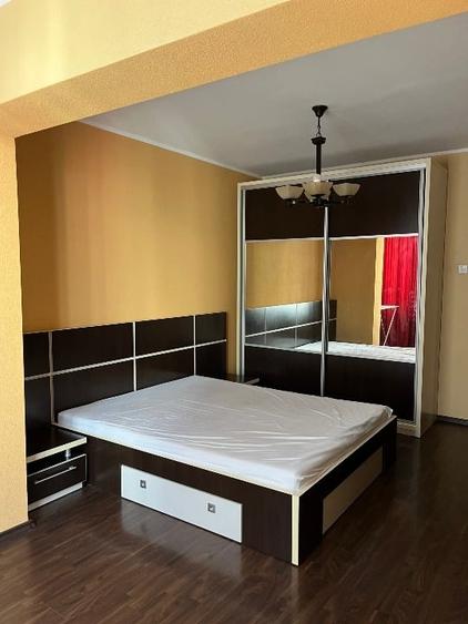 Apartament cu 2 camere decomandat, mobilat în