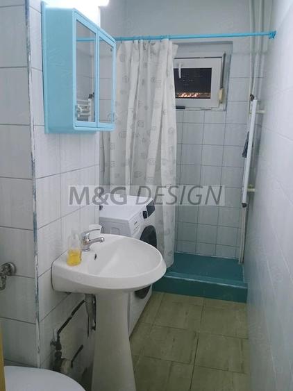 Garsonieră decomandată în Girocului