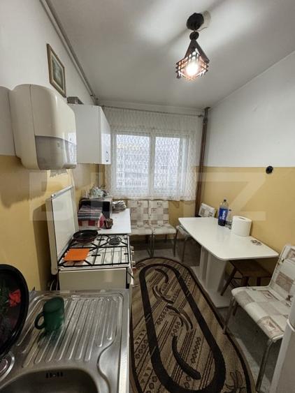 Apartament cu 2 camere semidecomandat, mobilat în Vest
