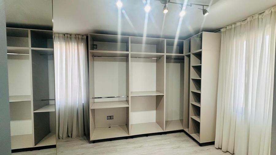 Duplex cu 5 camere cu Canalizare în Otopeni