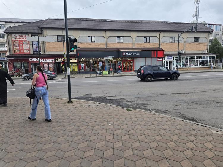 Spațiu comercial, de 350 mp, în Central