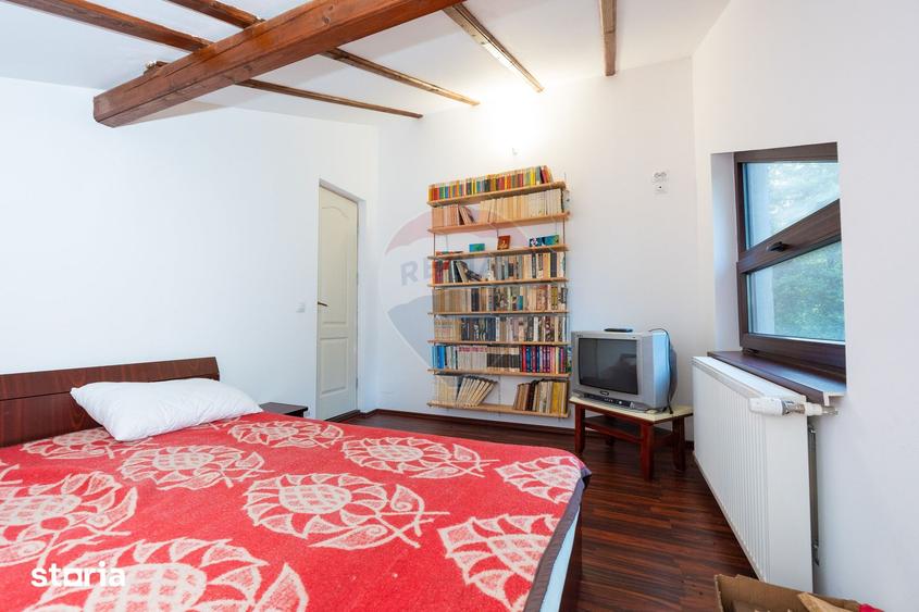 Casă cu 5 camere cu Teren 2340 Mp în Bălilești