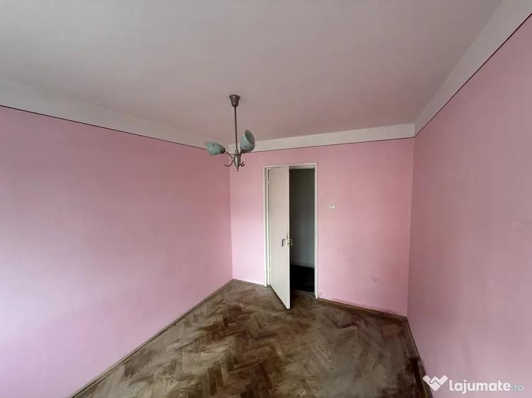 Apartament cu 3 camere decomandat în Ultracentral