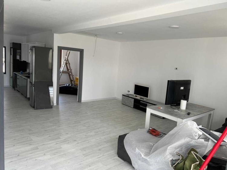 Casă cu 3 camere cu Teren 300 Mp în Central