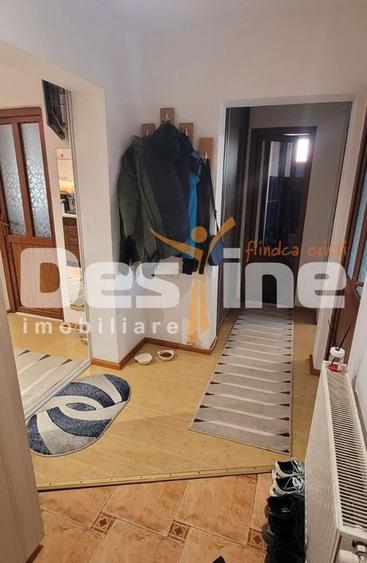 Apartament cu 3 camere decomandat în Craiter