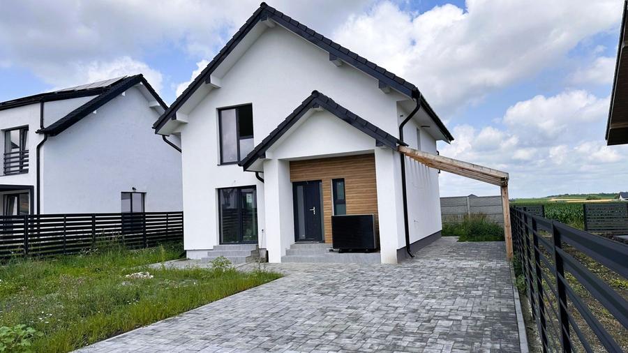Casă cu 5 camere cu Teren 440 Mp în Șura Mică
