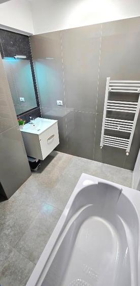 Apartament cu 2 camere decomandat, mobilat în Valea Adâncă