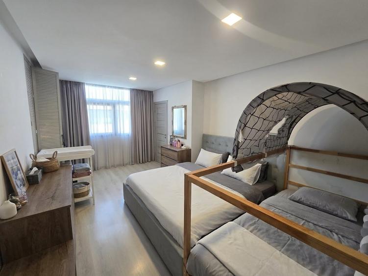 Apartament cu 3 camere semidecomandat, mobilat în Sânnicoară