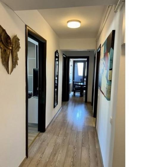 Apartament cu 3 camere decomandat în Vitan