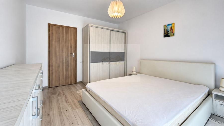 Apartament cu 2 camere semidecomandat, mobilat în Între Lacuri