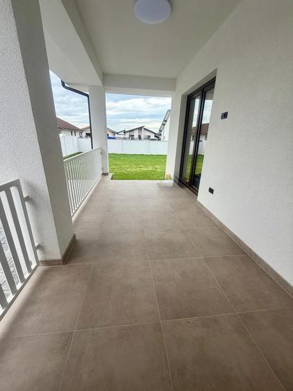Casă individuală cu 4 camere cu Teren 500 Mp în Periferie