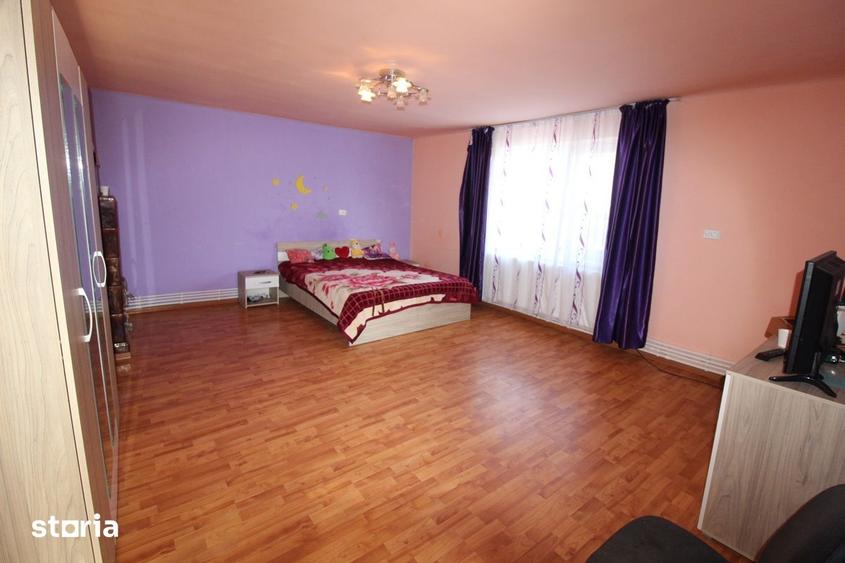 Casă cu 2 camere cu Teren 2261 Mp în Central