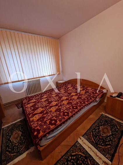 Apartament cu 3 camere semidecomandat, mobilat în Girocului