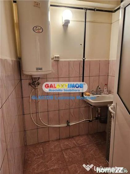 Garsonieră decomandată în Micro 12