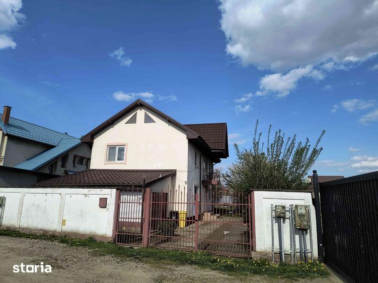 Casă cu 4 camere cu Teren 500 Mp în Republicii