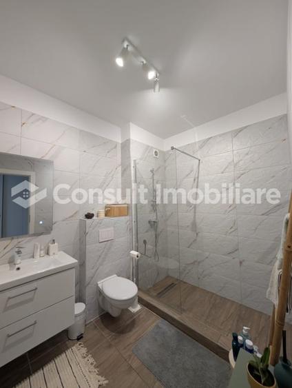 Apartament cu 2 camere semidecomandat, mobilat în Între Lacuri