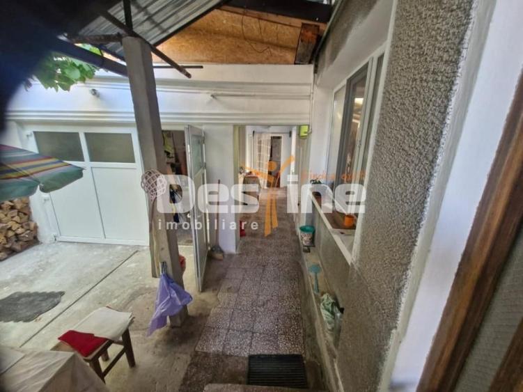 Casă cu 5 camere cu Teren 660 Mp în Central