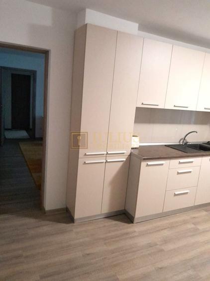 Apartament cu 2 camere semidecomandat, mobilat în Complex Studențesc