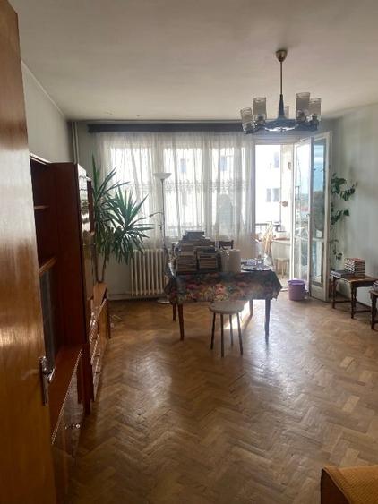 Apartament cu 3 camere decomandat, mobilat în Vatra Luminoasă