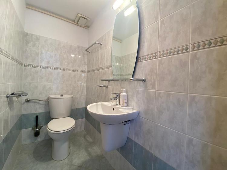 Apartament cu 3 camere decomandat, mobilat în Arcul de Triumf