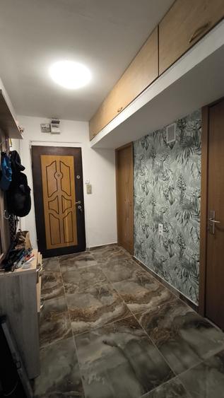 Apartament cu 2 camere semidecomandat în Dacia