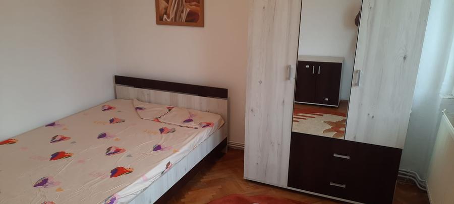 Apartament cu 2 camere semidecomandat în Cornișa