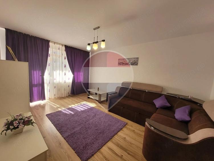 Apartament cu 2 camere decomandat în Tractorul