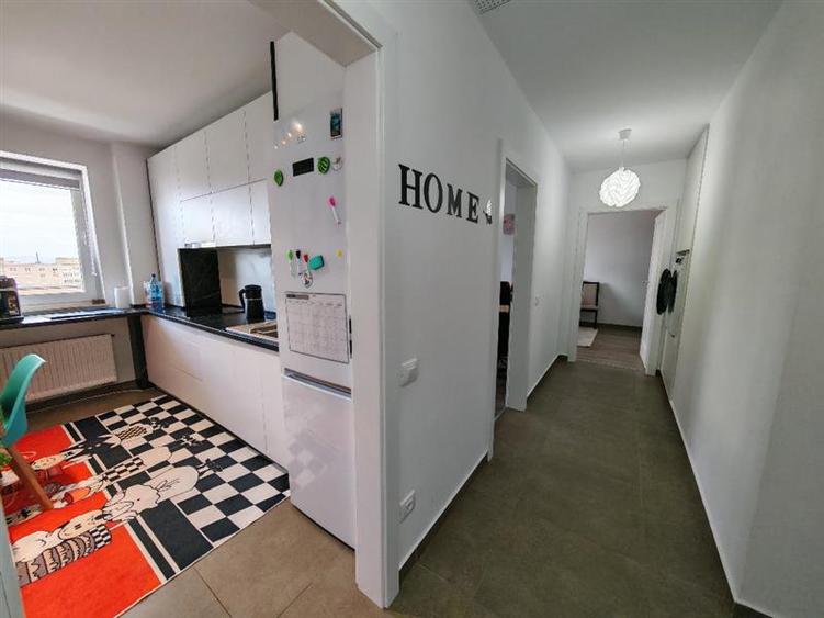 Apartament cu 3 camere decomandat, mobilat în Astra