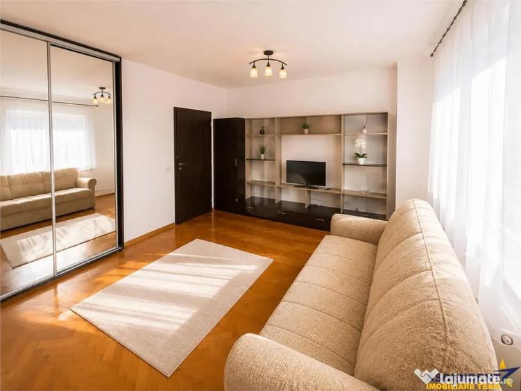 Apartament cu 2 camere semidecomandat în Centrul Civic