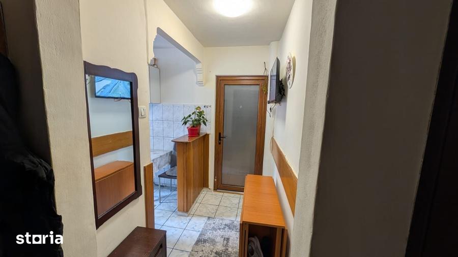 Apartament cu 2 camere semidecomandat în Dârste