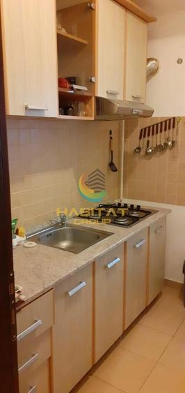 Garsonieră decomandată în Vest