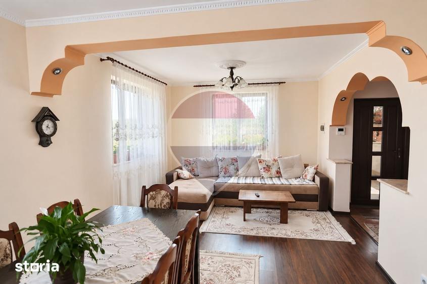 Casă cu 4 camere cu Teren 400 Mp în Central