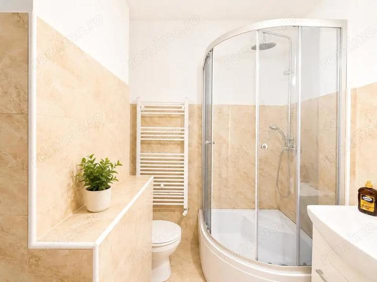 Apartament cu 3 camere semidecomandat în Mărăței