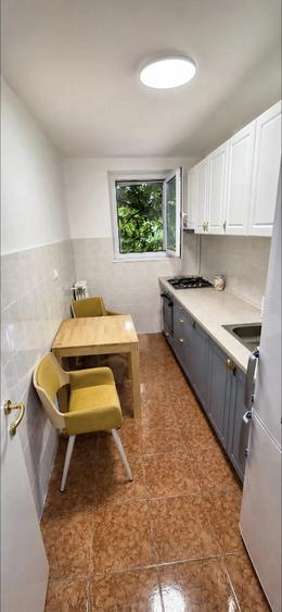 Apartament cu 2 camere semidecomandat în Victoriei