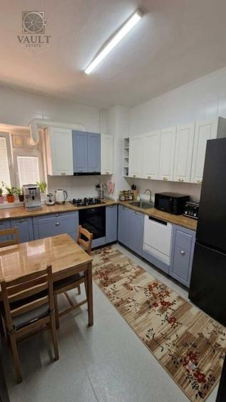 Apartament cu 4 camere decomandat în Olteniței